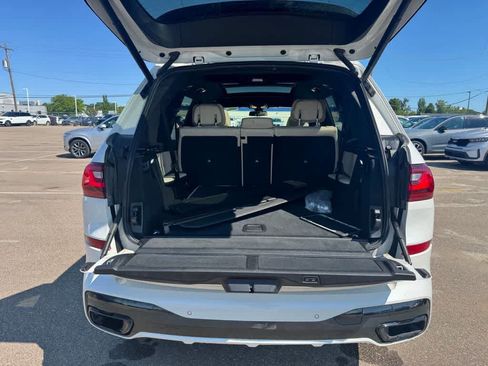Used 2021 BMW X7 xDrive40i w/ M Sport Package AWD/4WD image 13