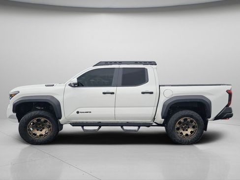 Certified 2024 Toyota Tacoma Trailhunter image 22