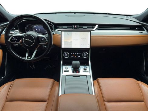 Used 2022 Jaguar XF R-Dynamic SE image 16