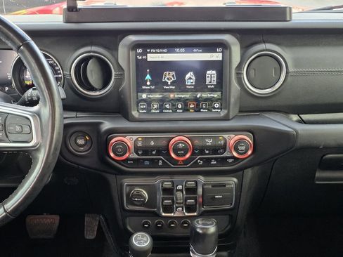 Used 2021 Jeep Wrangler Unlimited Sahara w/ Cold Weather Group image 25