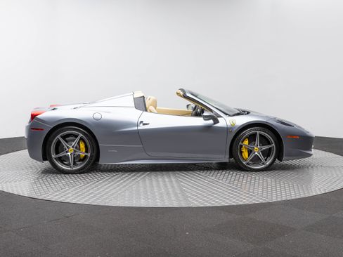 Used 2013 Ferrari 458 Spider RWD image 8