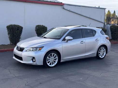 Used 2011 Lexus CT 200h Premium w/ Premium Audio Pkg FWD image 2