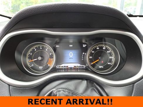 Used 2015 Jeep Cherokee Trailhawk w/ Cold Weather Group image 11