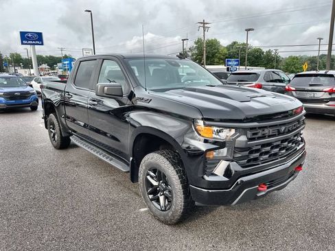 Used 2024 Chevrolet Silverado 1500 Custom Trail Boss w/ LPO, Dark Essentials Package AWD/4WD image 10