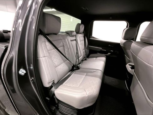 Used 2025 Toyota Tundra Limited AWD/4WD image 25