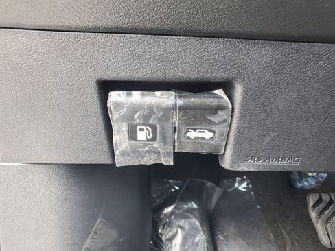 New 2025 Nissan Versa SV w/ Trunk Package image 20