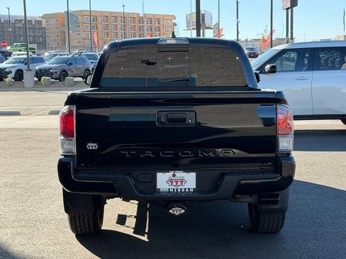 Used 2022 Toyota Tacoma TRD Sport w/ Technology Package image 5