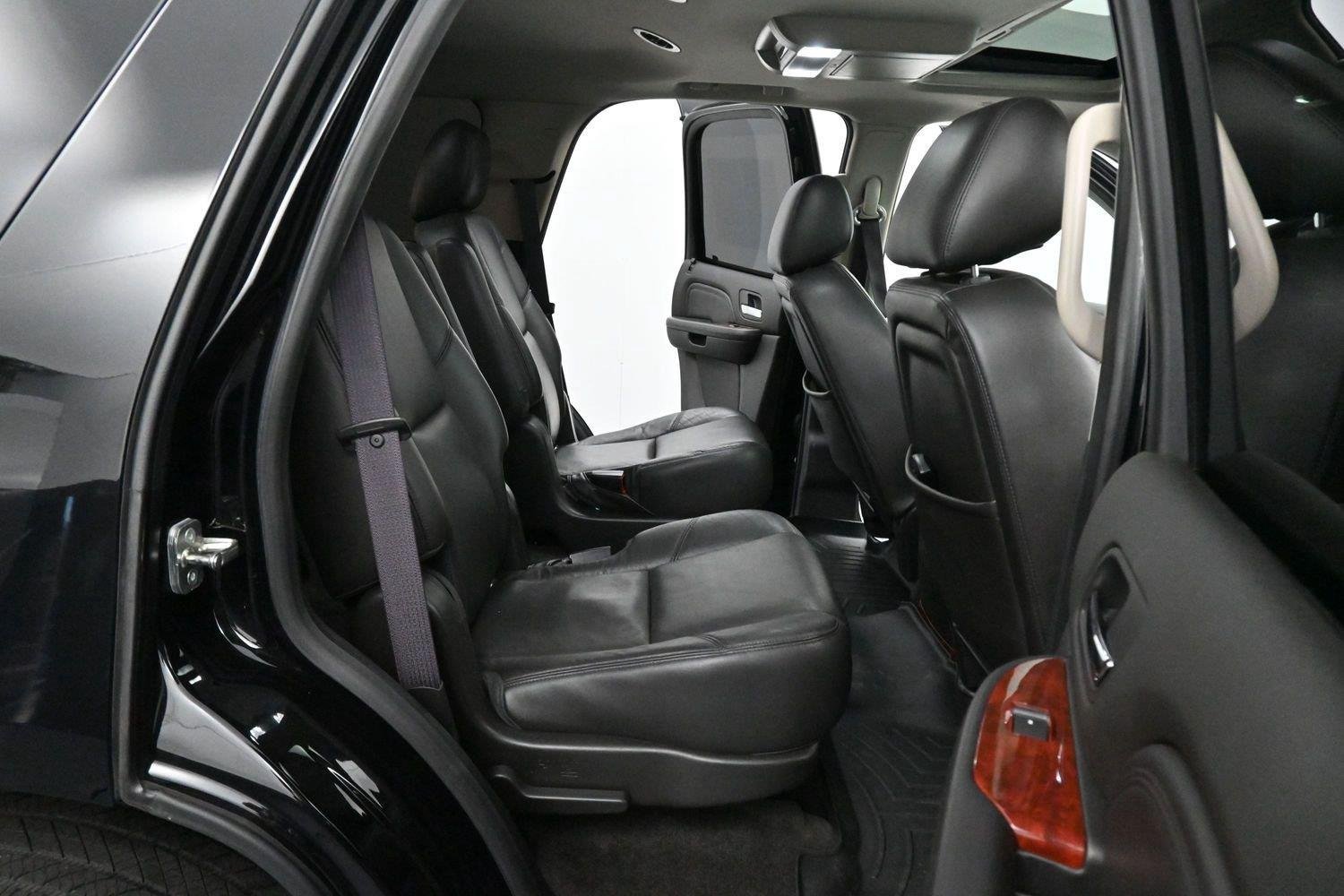 Used 2013 Cadillac Escalade Premium AWD/4WD image 36