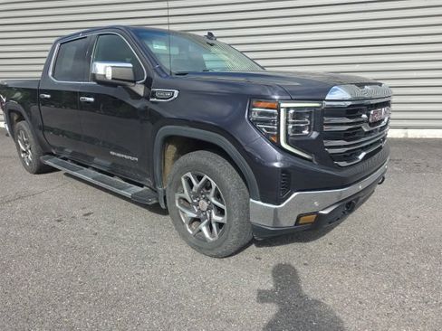Used 2022 GMC Sierra 1500 SLT w/ SLT Premium Plus Package AWD/4WD image 3