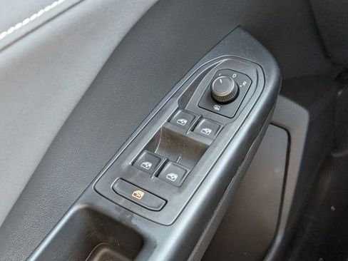 New 2026 Volkswagen Taos SE FWD image 15