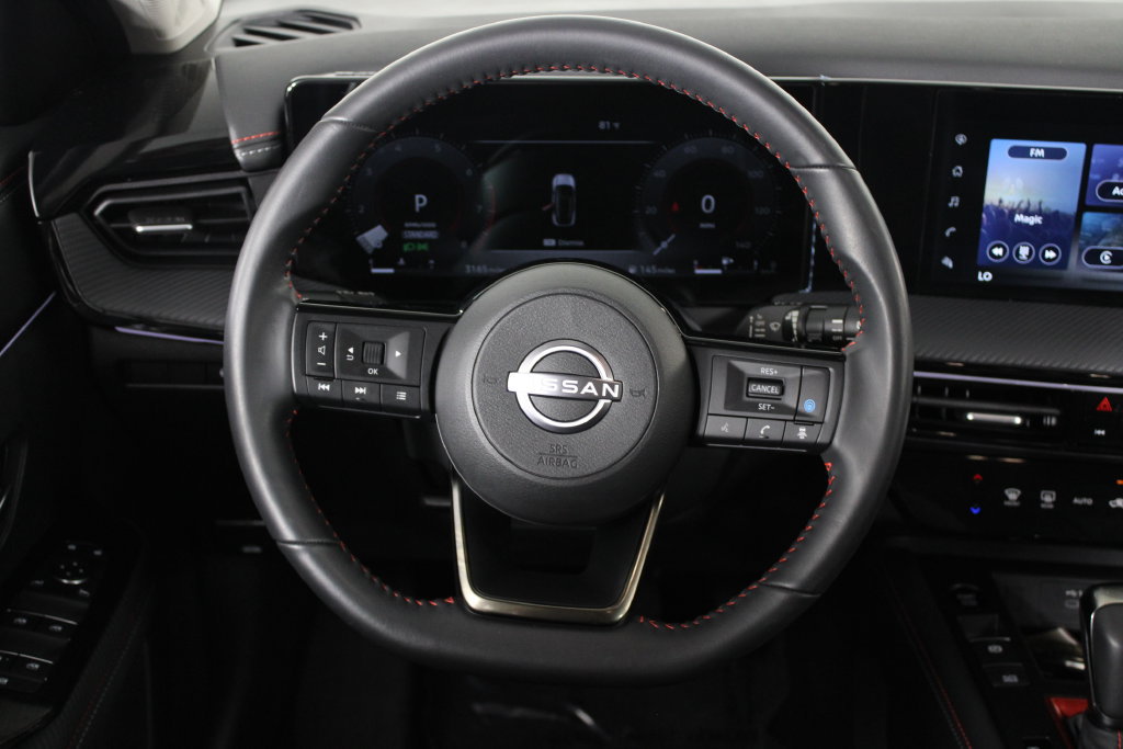 Certified 2025 Nissan Kicks SR FWD image 10