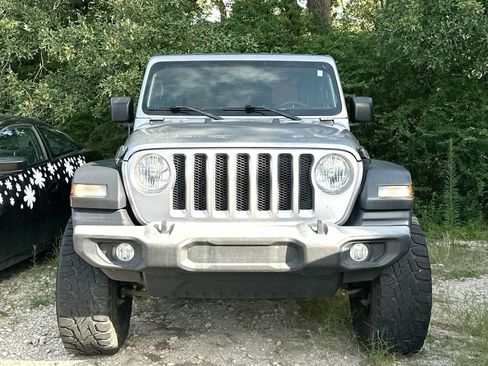 Used 2018 Jeep Wrangler Unlimited Sport S AWD/4WD image 2