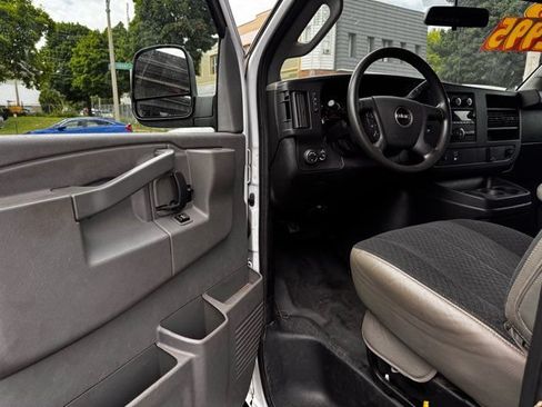 Used 2018 GMC Savana 2500 w/ Driver Convenience Package RWD image 8