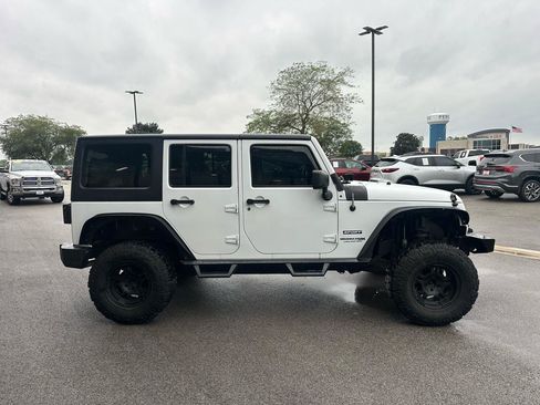 Used 2018 Jeep Wrangler Unlimited Sport S AWD/4WD image 8