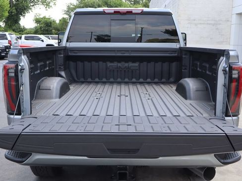 New 2026 GMC Sierra 2500 AT4 w/ AT4 Premium Plus Package AWD/4WD image 8