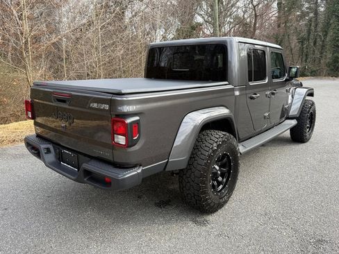 Used 2025 Jeep Gladiator Sport image 6