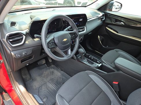 Used 2024 Chevrolet TrailBlazer LS w/ LS Convenience Package AWD/4WD image 15