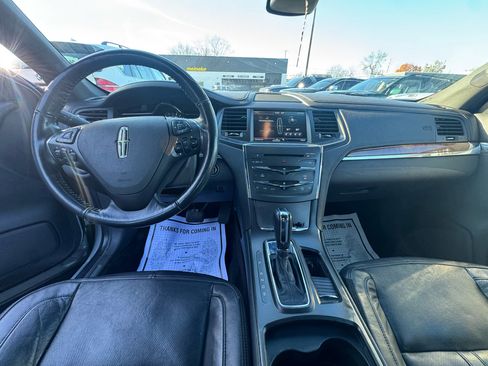 Used 2013 Lincoln MKS image 15