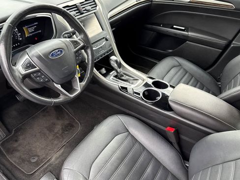 Used 2013 Ford Fusion SE image 10