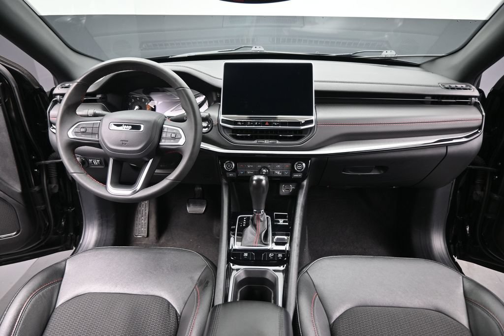 Used 2024 Jeep Compass Trailhawk AWD/4WD image 16