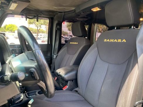 Used 2013 Jeep Wrangler Unlimited Sahara AWD/4WD image 14