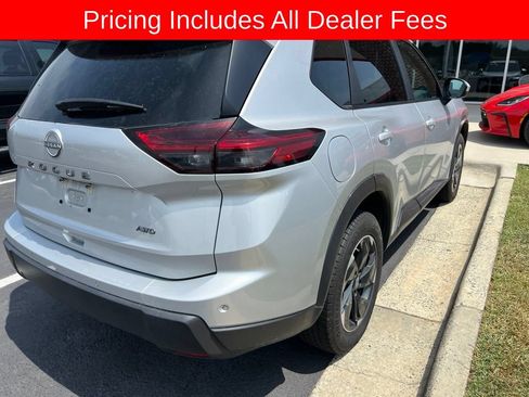 Used 2025 Nissan Rogue SV AWD/4WD image 5
