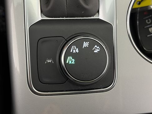 Used 2025 Chevrolet Blazer LT AWD/4WD image 25