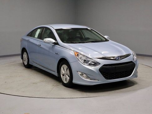 Used 2013 Hyundai Sonata Hybrid image 1