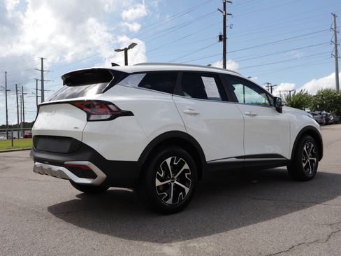Used 2023 Kia Sportage EX AWD/4WD image 5