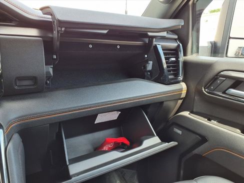 Used 2025 GMC Sierra 2500 AT4 w/ AT4 Premium Plus Package AWD/4WD image 29