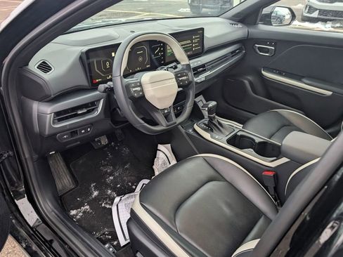 Used 2025 Kia K4 GT-Line w/ GT-Line Premium Package image 12