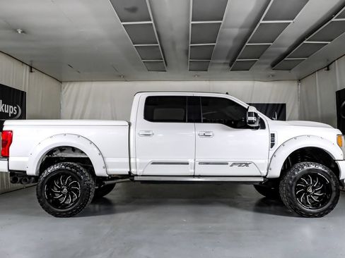 Used 2019 Ford F250 Lariat w/ Lariat Ultimate Package AWD/4WD image 4