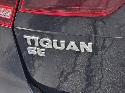 Used 2021 Volkswagen Tiguan SE FWD image 10