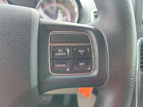 Used 2012 Dodge Grand Caravan SXT image 17