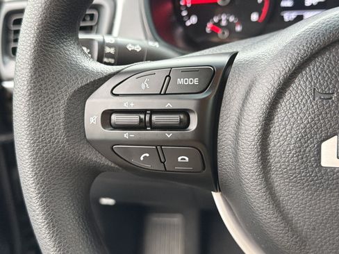 Used 2023 Kia Rio S image 27