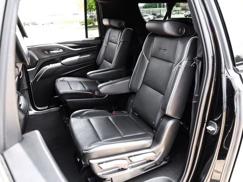 Used 2021 Cadillac Escalade ESV Sport w/ Driver Assist Tech Package AWD/4WD image 43