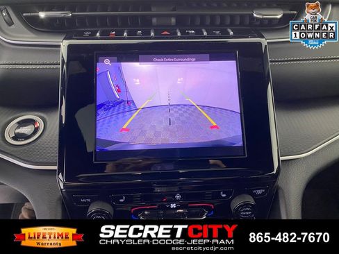 Used 2025 Jeep Grand Cherokee L Altitude AWD/4WD image 22