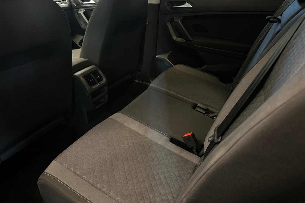 Used 2019 Volkswagen Tiguan S w/ 3rd Row Seat Package AWD/4WD image 12