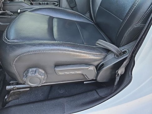 Used 2018 Jeep Wrangler Unlimited Sahara image 45