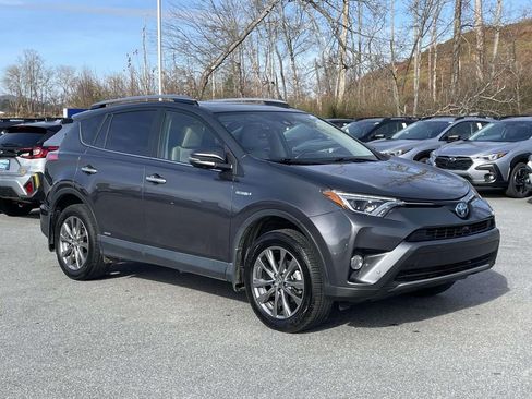 Used 2017 Toyota RAV4 Limited image 1
