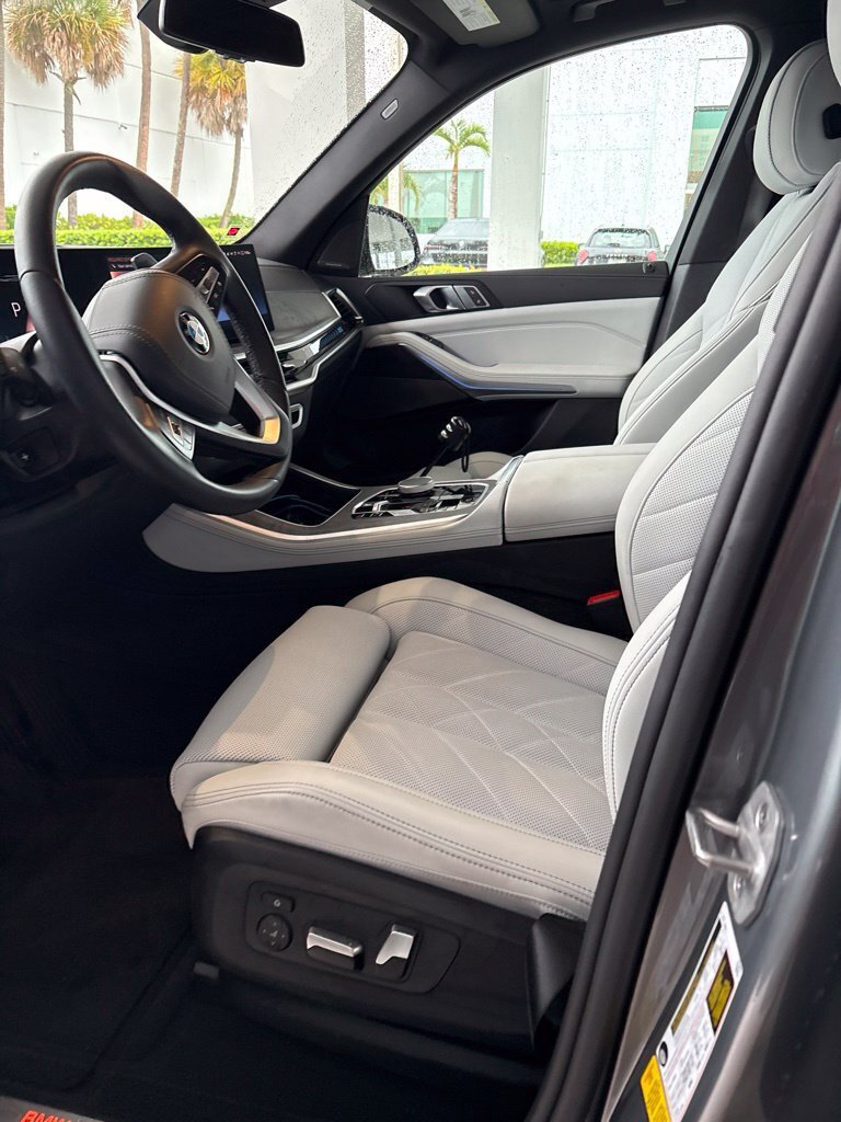 Used 2024 BMW X5 sDrive40i w/ Premium Package RWD image 4