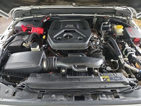 Used 2019 Jeep Wrangler Rubicon w/ Cold Weather Group image 27