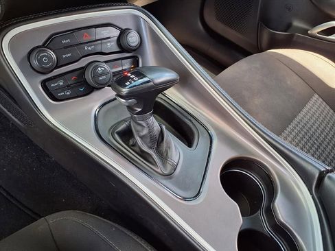 Used 2022 Dodge Challenger GT image 21