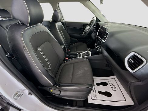 Used 2022 Hyundai Venue Limited FWD image 27