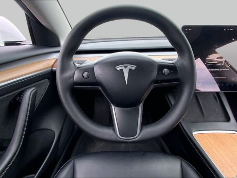 Used 2023 Tesla Model 3 Standard Range RWD image 5