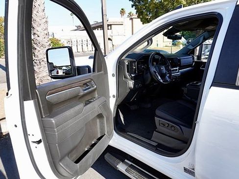 Used 2025 Chevrolet Silverado 2500 LT w/ Convenience Package AWD/4WD image 50