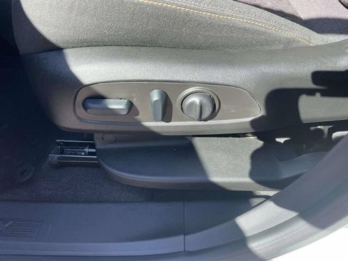 Used 2022 Chevrolet Equinox LT FWD image 20