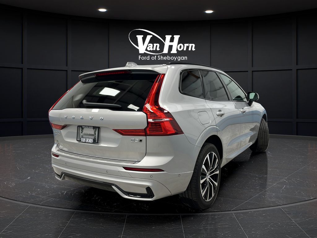 Used 2024 Volvo XC60 B5 Plus w/ Protection Package Premier AWD/4WD image 7
