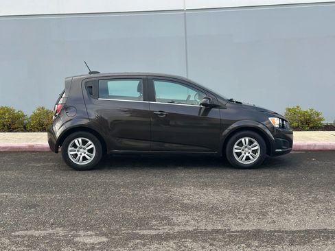 Used 2015 Chevrolet Sonic LT image 6