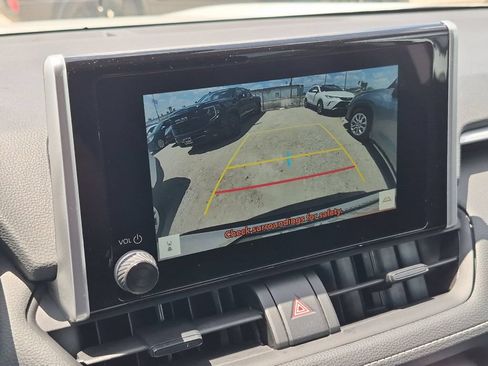 Used 2025 Toyota RAV4 XLE FWD image 17